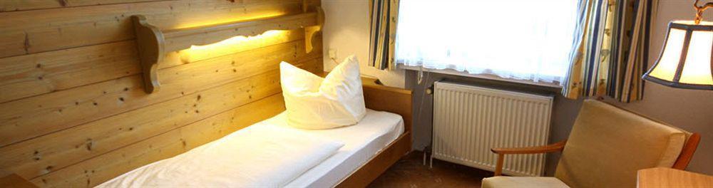 Hotel Roter Hahn - Bed & Breakfast Garmisch-Partenkirchen Exterior foto